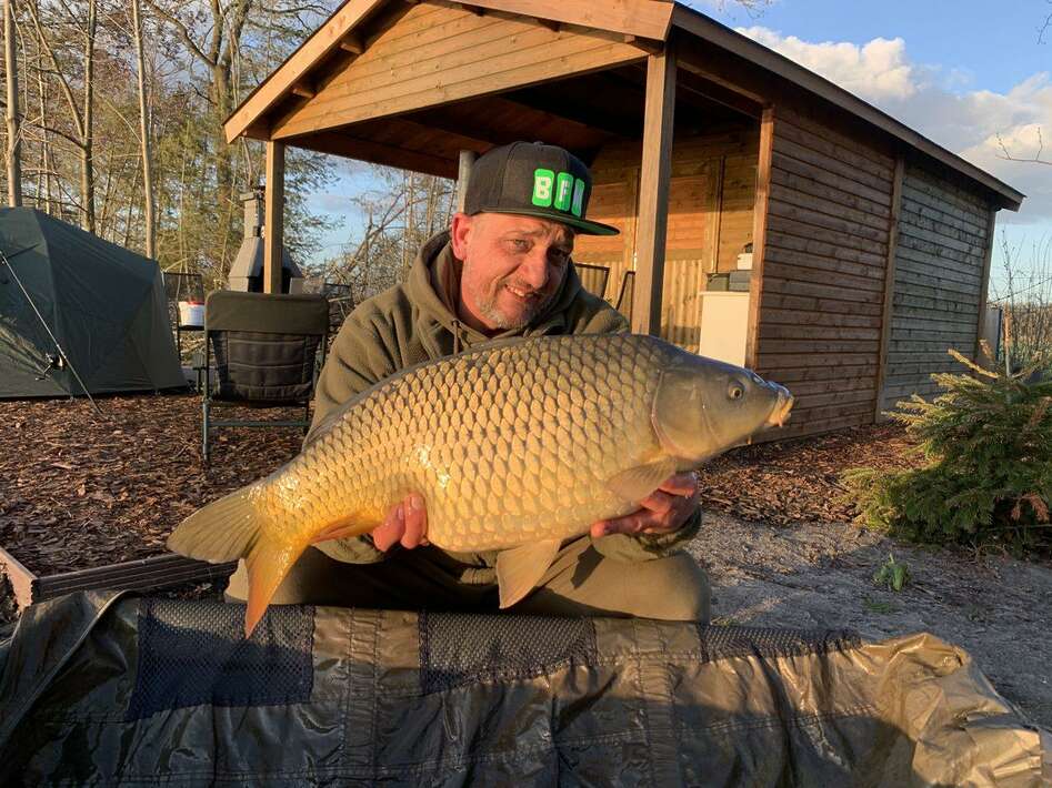 Fishing session at Little Carpvalley